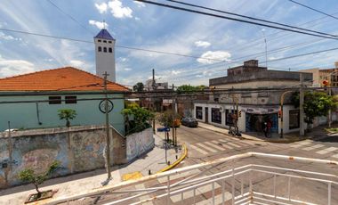 Venta PH 5 ambientes multifamiliar balcón frente