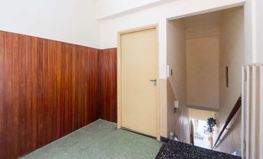 Venta PH 5 ambientes multifamiliar balcón frente