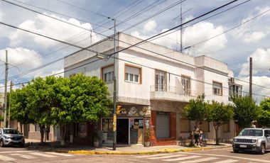 Venta PH 5 ambientes multifamiliar balcón frente