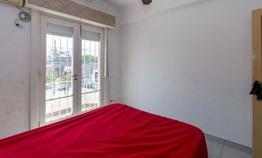 Venta PH 5 ambientes multifamiliar balcón frente