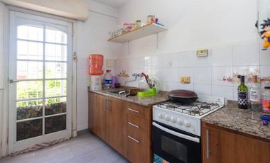 Venta PH 5 ambientes multifamiliar balcón frente