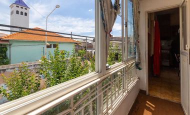 Venta PH 5 ambientes multifamiliar balcón frente