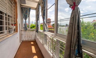 Venta PH 5 ambientes multifamiliar balcón frente