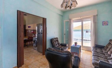 Venta PH 5 ambientes multifamiliar balcón frente