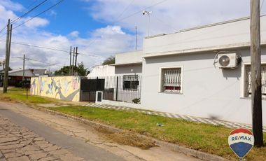 CASA 3 AMBIENTES EN VENTA EN LUIS GUILLON CENTRO