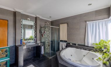 VENTA CASA 4 AMBIENTES VILLAGE DEL PARQUE