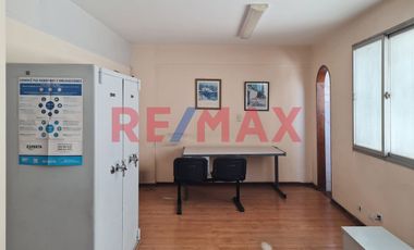 ALQUILER OFICINA 103 m2 MICROCENTRO OPORTUNIDAD