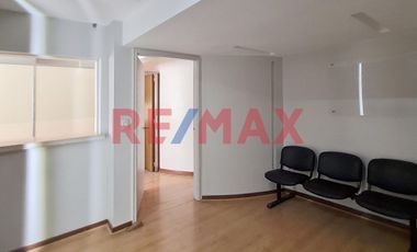 ALQUILER OFICINA 103 m2 MICROCENTRO OPORTUNIDAD