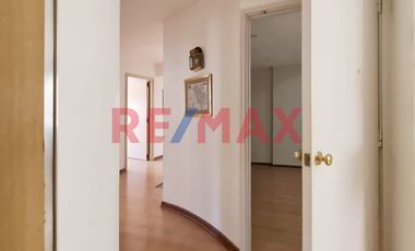 ALQUILER OFICINA 103 m2 MICROCENTRO OPORTUNIDAD