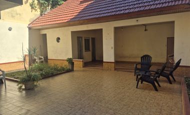 Casa en alquiler-Uso comercial o profesional-Lanús