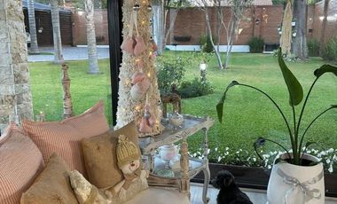 VENTA DE CASA CON HERMOSO PARQUE PILETA QUINCHO