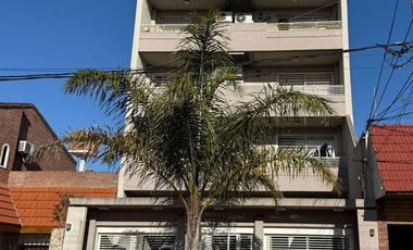 DEPTO. 2 AMB CON BALCON AL FRENTE APTO CREDITO