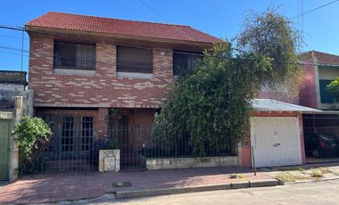 Casa en venta de 4 ambientes Apta Crédito, Lanús O