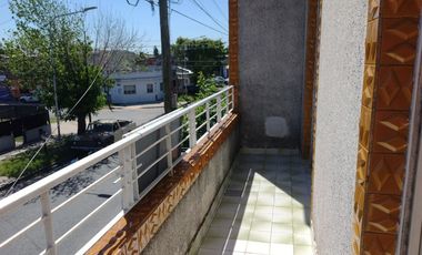 Venta PH 4 ambientes + cochera en Lanus Este OPORT