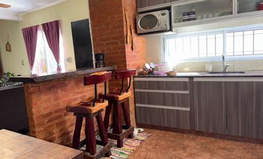 VENTA CASA-3 AMBTS.C/PQUE, PILETA, QUINCHO COCHERA