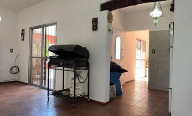 VENTA CASA-3 AMBTS.C/PQUE, PILETA, QUINCHO COCHERA
