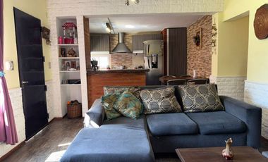 VENTA CASA-3 AMBTS.C/PQUE, PILETA, QUINCHO COCHERA