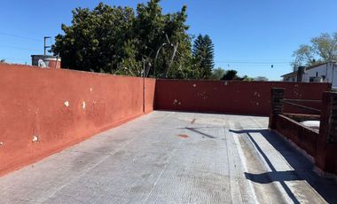 VENTA CASA-3 AMBTS.C/PQUE, PILETA, QUINCHO COCHERA