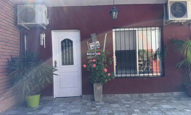 VENTA CASA-3 AMBTS.C/PQUE, PILETA, QUINCHO COCHERA