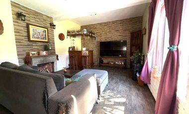 VENTA CASA-3 AMBTS.C/PQUE, PILETA, QUINCHO COCHERA