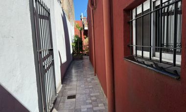VENTA CASA-3 AMBTS.C/PQUE, PILETA, QUINCHO COCHERA