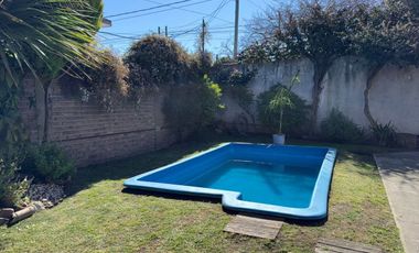 VENTA CASA-3 AMBTS.C/PQUE, PILETA, QUINCHO COCHERA
