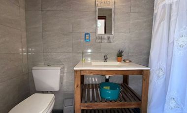 VENTA CASA-3 AMBTS.C/PQUE, PILETA, QUINCHO COCHERA
