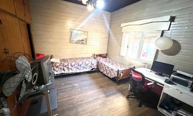 VENTA DE CASA EN LOTE PROPIO, JARDIN, COCHERA