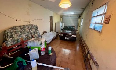VENTA DE CASA EN LOTE PROPIO, JARDIN, COCHERA