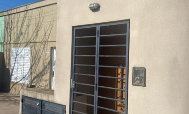 CASA EN VENTA EN PEHUAJO CON 2 DEPARTAMENTOS