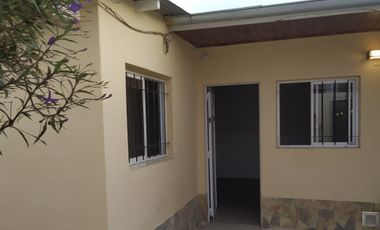 CASA EN VENTA EN PEHUAJO CON 2 DEPARTAMENTOS