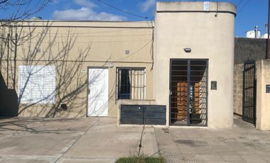 CASA EN VENTA EN PEHUAJO CON 2 DEPARTAMENTOS
