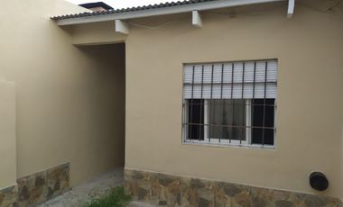 CASA EN VENTA EN PEHUAJO CON 2 DEPARTAMENTOS