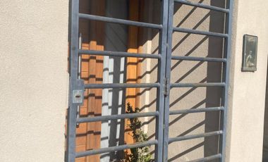 CASA EN VENTA EN PEHUAJO CON 2 DEPARTAMENTOS