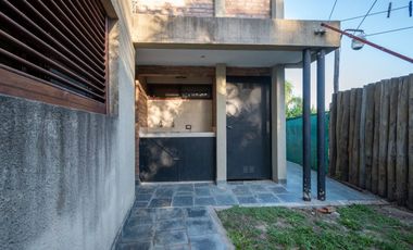 EN VENTA CASA DE CATEGORIA ESTILO COUNTRY