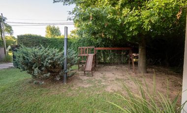 EN VENTA CASA DE CATEGORIA ESTILO COUNTRY