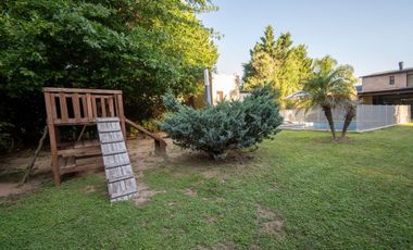 EN VENTA CASA DE CATEGORIA ESTILO COUNTRY
