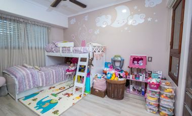 EN VENTA CASA DE CATEGORIA ESTILO COUNTRY