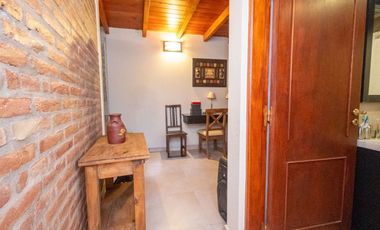 EN VENTA CASA DE CATEGORIA ESTILO COUNTRY
