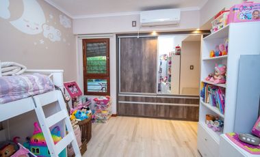 EN VENTA CASA DE CATEGORIA ESTILO COUNTRY