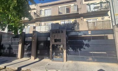 ALQUILER  Depto. 2 Amb. c/ Balcón y Cochera Munro