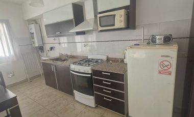 ALQUILER  Depto. 2 Amb. c/ Balcón y Cochera Munro