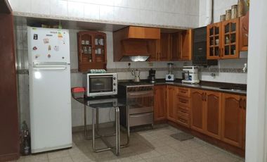 VENDO CASA SOBRE BV PELLEGRINI