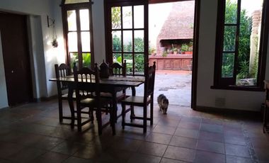 VENDO CASA SOBRE BV PELLEGRINI