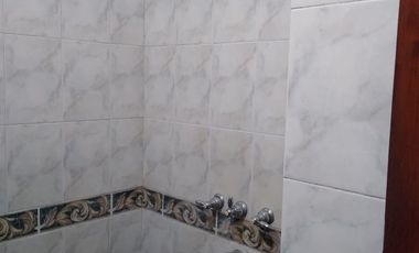 VENDO CASA SOBRE BV PELLEGRINI
