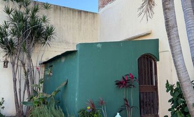 CASA CON PILETA + LOCAL + DOS DEPTOS - B° CANDIOTI