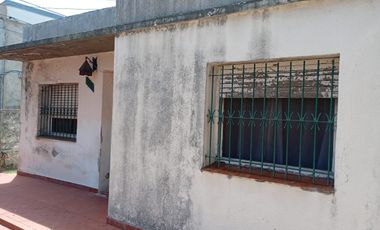 PH t casa al frente a refaccionar terreno 8,66x40