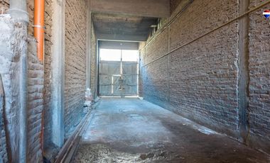 2 Galpones en Venta en Villa Dominico c vivienda