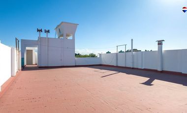 2 Galpones en Venta en Villa Dominico c vivienda