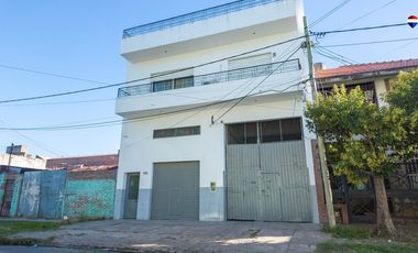 2 Galpones en Venta en Villa Dominico c vivienda